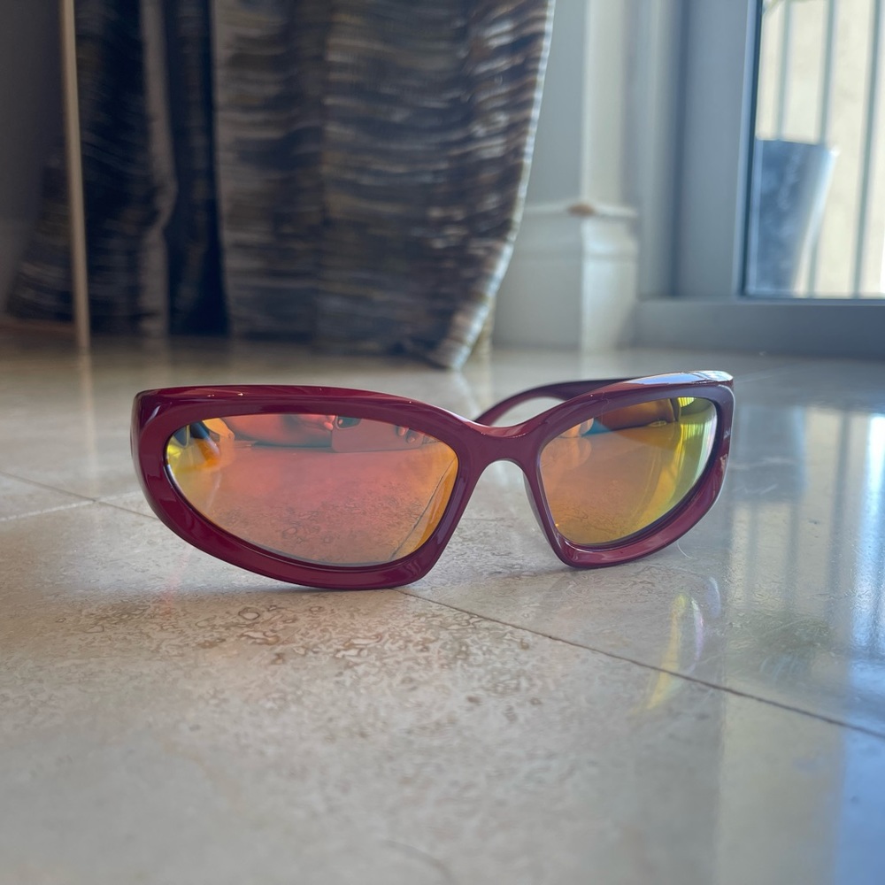 Polarized sun glasses